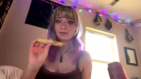 Snapshot of thewildwildwest chatting on 03.04.26 West online show from 03.04.26