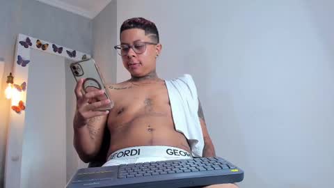 Snapshot of thiago_box chatting on 03.09.25 Thiago online show from 03.09.25