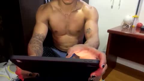 thiago_happy online show from 11.06.25