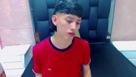 thiago_twink38 online show from 12.15.25