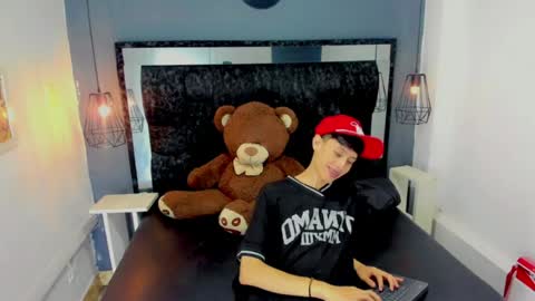 thiago_twink38 online show from 06.25.26