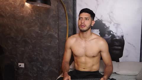 Snapshot of thiago_voss chatting on 12.22.25 Thiago online show from 12.22.25