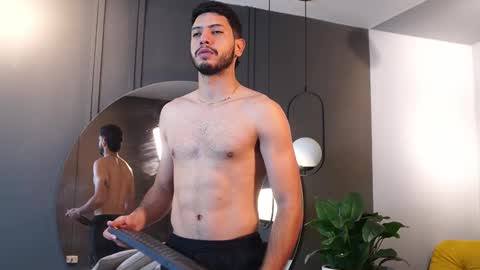 Snapshot of thiago_voss chatting on 01.10.26 Thiago online show from 01.10.26