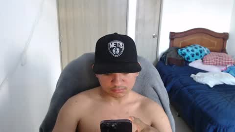 Snapshot of thiagohoyos chatting on 07.25.26 thiagohoyos online show from 07.25.26