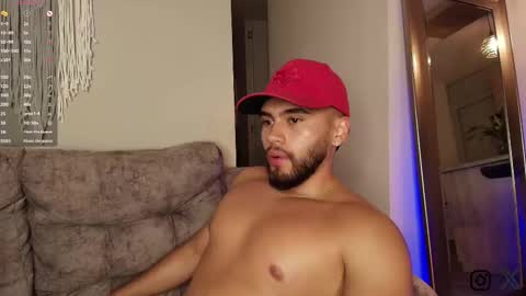 Snapshot of thiagohunk chatting on 09.09.25 THIAGO online show from 09.09.25