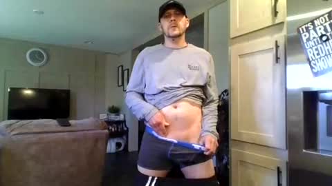 Snapshot of thick_dick11 chatting on 05.12.26 Val online show from 05.12.26