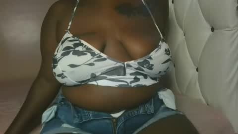 thick_godess online show from 10.15.25