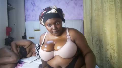 Snapshot of thick_n_flirty chatting on 04.26.26 thick_n_flirty online show from 04.26.26