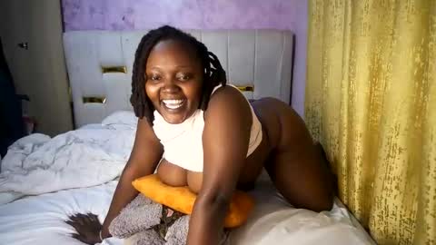 Snapshot of thick_n_flirty chatting on 05.24.26 thick_n_flirty online show from 05.24.26