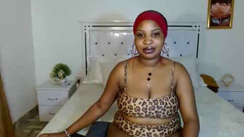 Snapshot of thickebonie chatting on 05.10.26 Nikita online show from 05.10.26