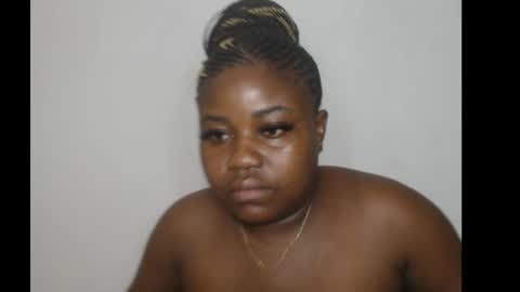 Snapshot of thickebonny7 chatting on 02.14.26 thickebonny7 online show from 02.14.26