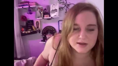 Snapshot of thickgingergoddess chatting on 12.18.24 Ariel online show from 12.18.24