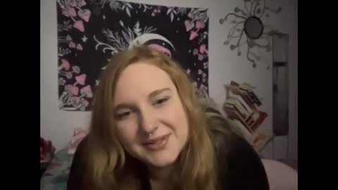 Snapshot of thickgingergoddess chatting on 12.28.24 Ariel online show from 12.28.24