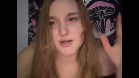 Snapshot of thickgingergoddess chatting on 01.25.25 Ariel online show from 01.25.25