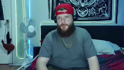 Snapshot of thickhandsomeman chatting on 12.11.24 ThickHandsomeMan online show from 12.11.24