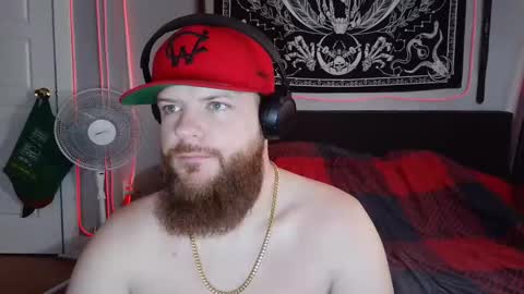 Snapshot of thickhandsomeman chatting on 12.31.24 ThickHandsomeMan online show from 12.31.24