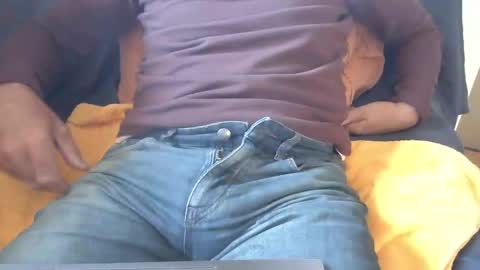 Snapshot of thickrum chatting on 05.12.26 Thickru online show from 05.12.26
