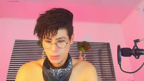 Snapshot of thiiagosaeenz chatting on 05.30.26 Thiago Saenzz online show from 05.30.26