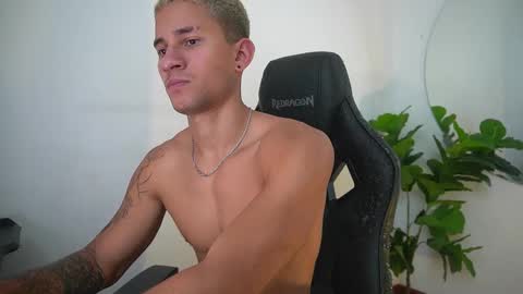 Snapshot of thin_tommy11 chatting on 03.02.26 thin_tommy11 online show from 03.02.26