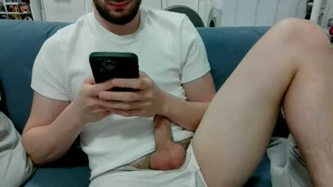 Snapshot of thinboy2 chatting on 12.15.25 Thinboy2 online show from 12.15.25