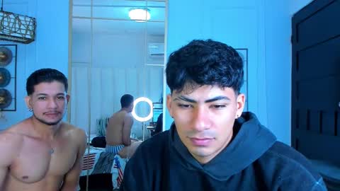 MICHAEL AND CRISS online show from 10.11.25