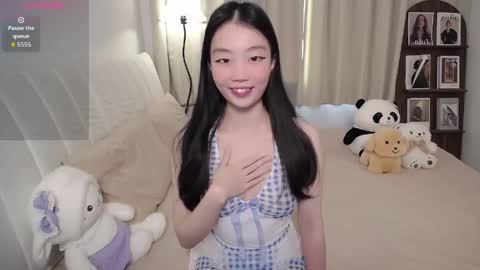 Snapshot of thisgirl__ chatting on 04.30.26 kk online show from 04.30.26