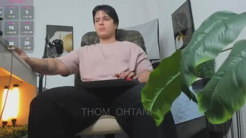 Snapshot of thom_ohtani chatting on 05.03.26 thom_ohtani online show from 05.03.26