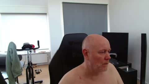 Snapshot of thomas806035 chatting on 07.18.26 thomas806035 online show from 07.18.26