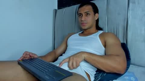 Snapshot of thomas__wayne chatting on 06.24.26 Thomas online show from 06.24.26