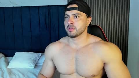 Snapshot of thomas_brandon chatting on 12.04.25 Thomas Brandon online show from 12.04.25