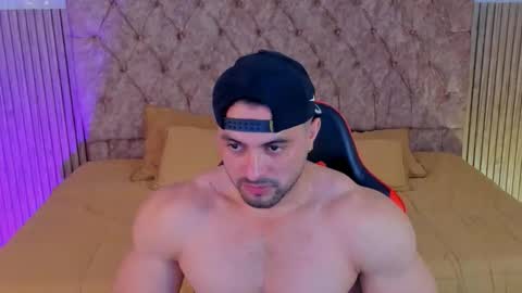 Snapshot of thomas_brandon chatting on 12.05.25 Thomas Brandon online show from 12.05.25