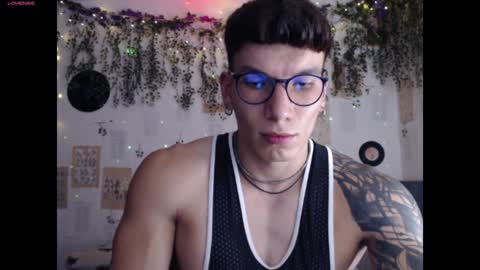 Snapshot of thomas_fuckboy chatting on 01.19.25 Thomas Grey online show from 01.19.25