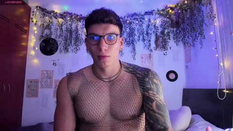 Snapshot of thomas_fuckboy chatting on 01.27.25 Thomas Grey online show from 01.27.25