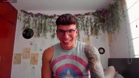 Snapshot of thomas_fuckboy chatting on 02.10.25 Thomas Grey online show from 02.10.25