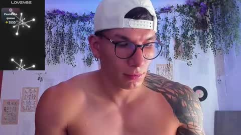 Snapshot of thomas_fuckboy chatting on 02.26.25 Thomas Grey online show from 02.26.25