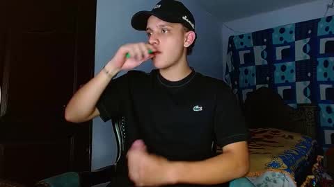 Snapshot of thomas_may4rs chatting on 11.04.25 ---Thomas--- online show from 11.04.25