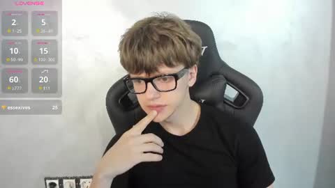 Snapshot of thomas_shelbivip chatting on 06.21.26 Tomas online show from 06.21.26