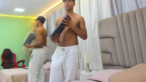 Snapshot of thomas_valkov chatting on 05.15.26 Thomas Valkov online show from 05.15.26