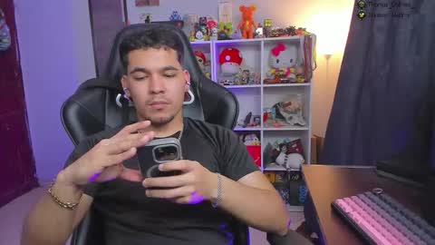 Snapshot of thomascollins__ chatting on 03.09.26 Thomas online show from 03.09.26