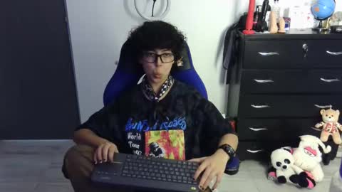 Snapshot of thomascooper_cams chatting on 04.19.26 VALERIA online show from 04.19.26