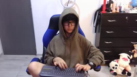 Snapshot of thomascooper_cams chatting on 04.21.26 VALERIA online show from 04.21.26