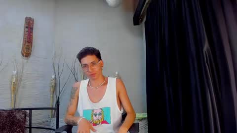 ThomasJones   online show from 02.18.25