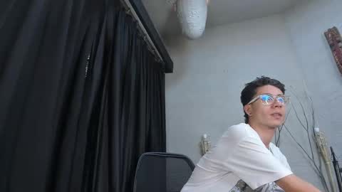 ThomasJones   online show from 02.27.25