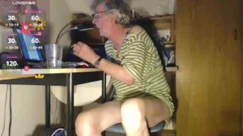 Snapshot of thomasleiber chatting on 01.10.25 Thomas online show from 01.10.25