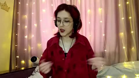 Lina online show from 12.22.25