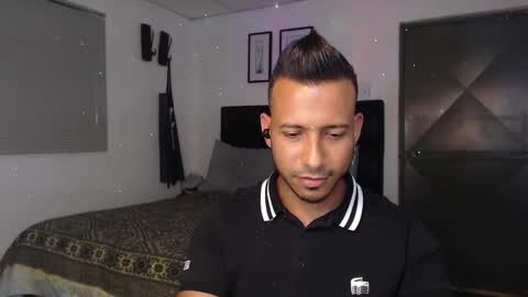 Snapshot of thommerxxx chatting on 09.30.25 Thom online show from 09.30.25