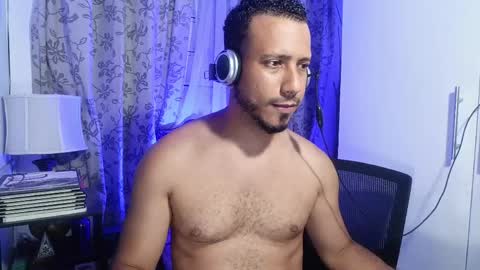 Snapshot of thommerxxx chatting on 05.22.26 Thom online show from 05.22.26