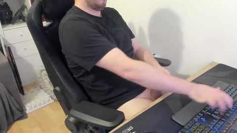 thommy2008 online show from 11.12.25