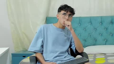 Snapshot of thommy_comp chatting on 03.12.25 thommy comp online show from 03.12.25