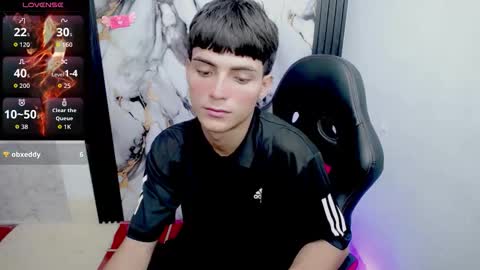 Snapshot of thommy_cute chatting on 12.05.25 Thomas online show from 12.05.25